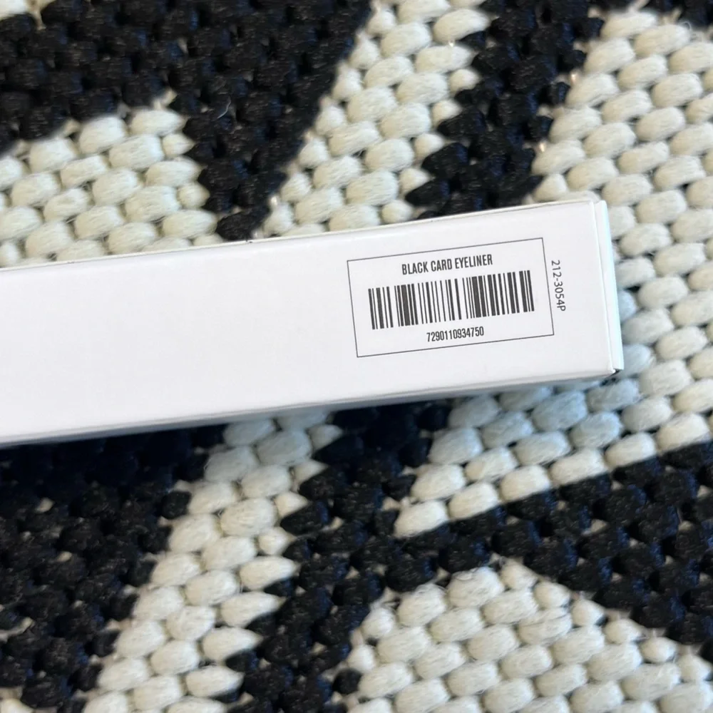 Il Makiage Black Card Liquid Ultra Black Waterproof Eyeliner